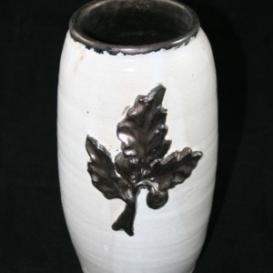 Oak-Leafed-vase